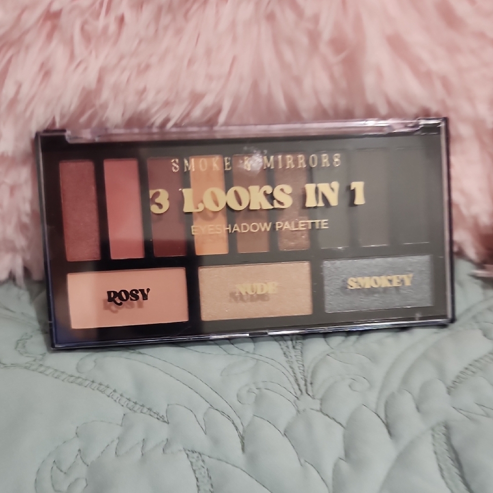 SMOKE & MIRRORS - Cream and Pink Eyeshadow Palette with Versatile Finishes